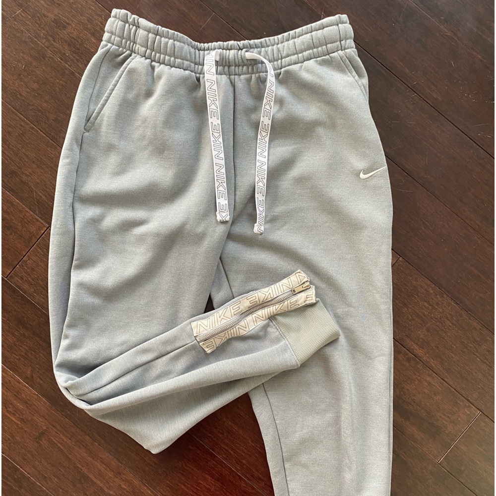 Nike Gray Sweatpants. Size Small.